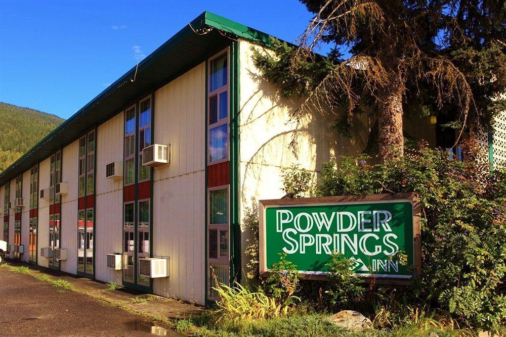 Grizz Hotel Revelstoke Exterior photo