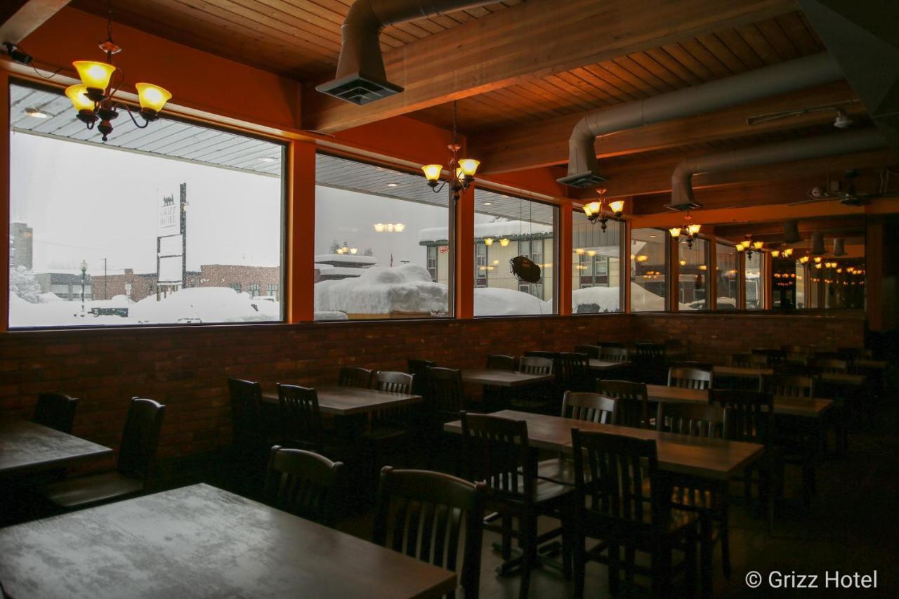 Grizz Hotel Revelstoke Exterior photo